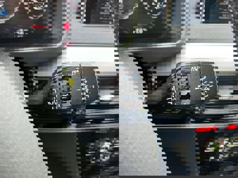 Image BMW 楲⁥㕘⠠ㅆ⤵㈨㄰ⴳ⤾ 2.0 313 40e Lounge Plus xDrive Xénon GPS Radar Bluetooth Sièges cuir élec chauffants Régul Clim auto